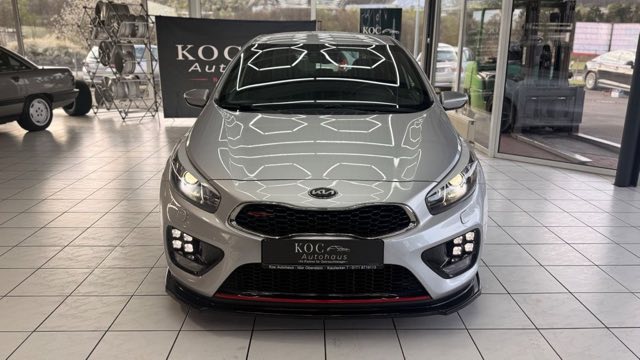 Kia Ceed GT-Track in Rot, Frontansicht